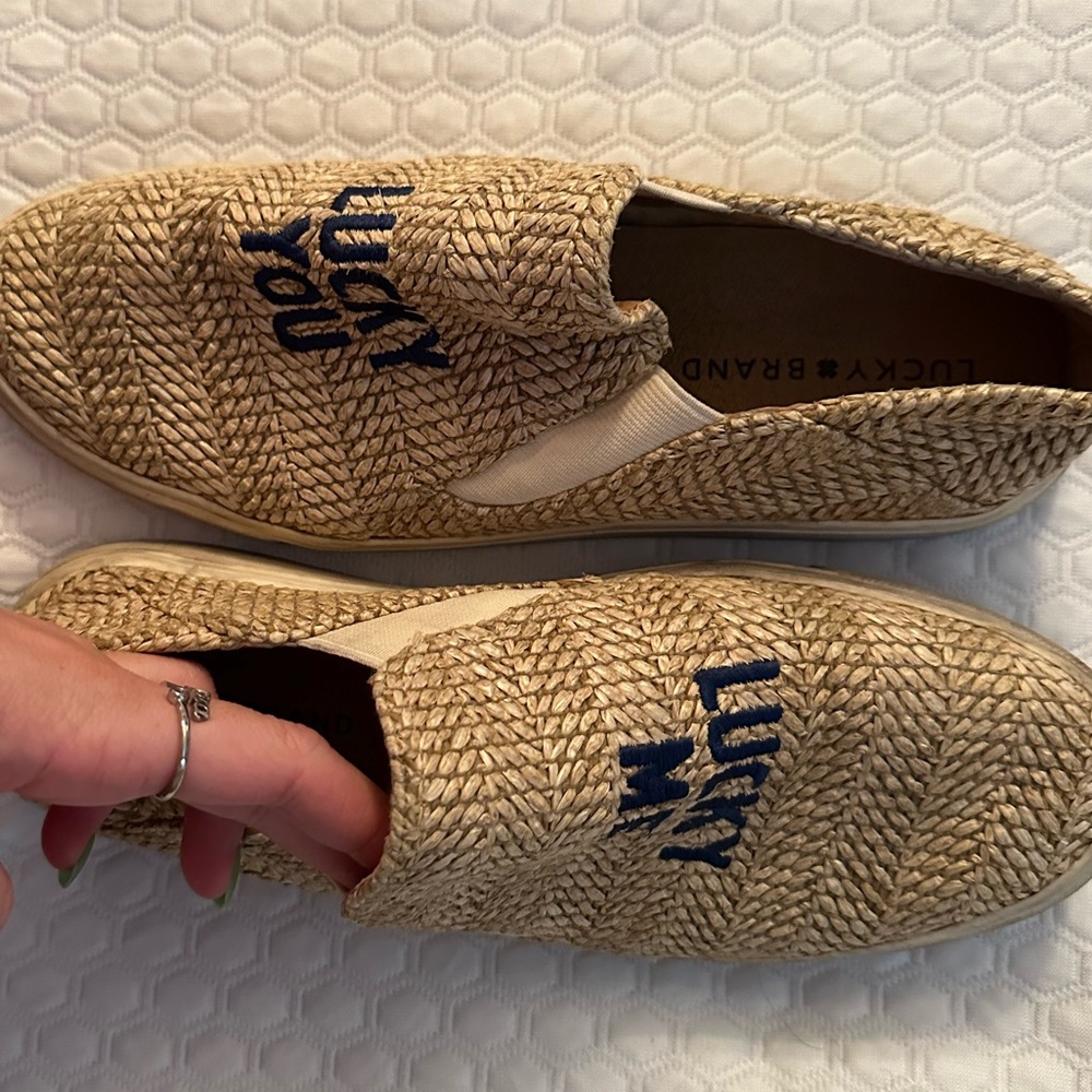 LUCKY SHOES